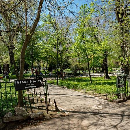 Qult - The Renaissance Affair Apartment Bukares Bagian luar foto