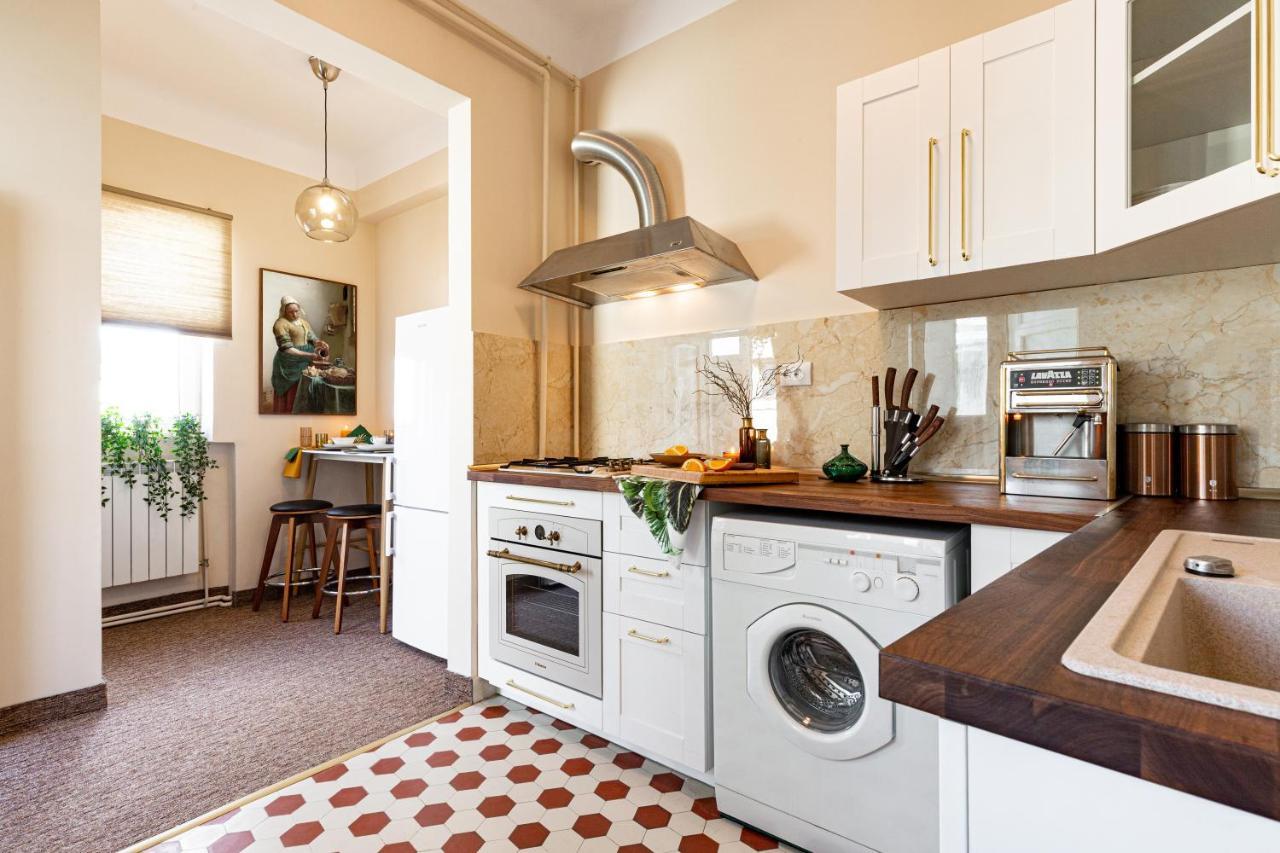 Qult - The Renaissance Affair Apartment Bukares Bagian luar foto