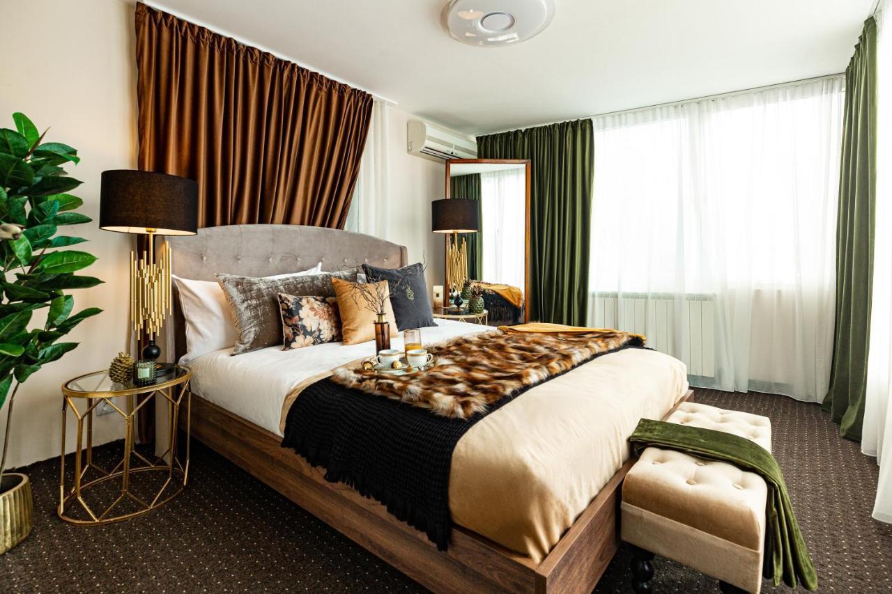 Qult - The Renaissance Affair Apartment Bukares Bagian luar foto