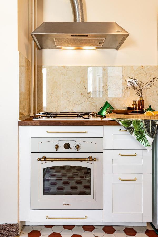 Qult - The Renaissance Affair Apartment Bukares Bagian luar foto