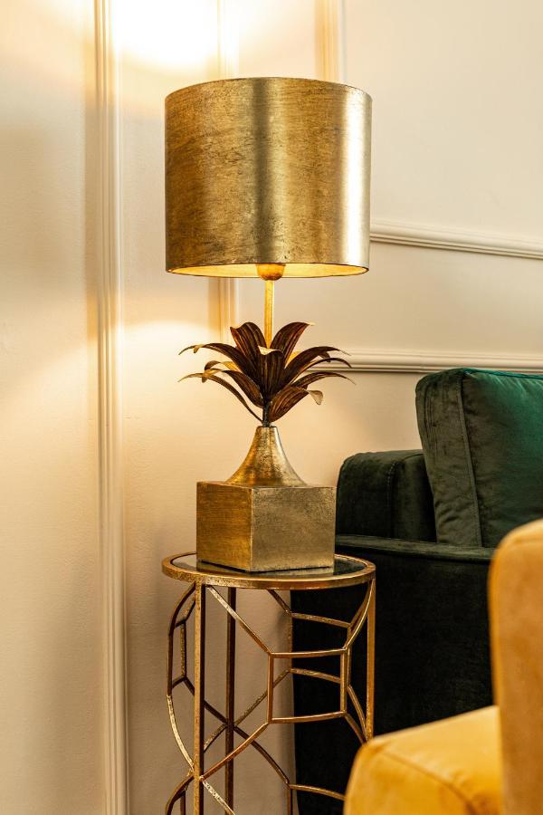 Qult - The Renaissance Affair Apartment Bukares Bagian luar foto